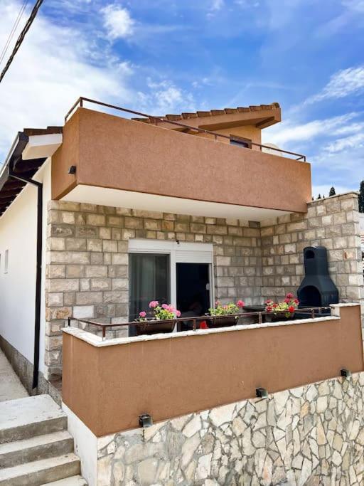 Teodora Apartment Sutomore